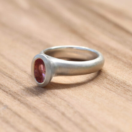 Silberring mit ovalem rosa Turmalin